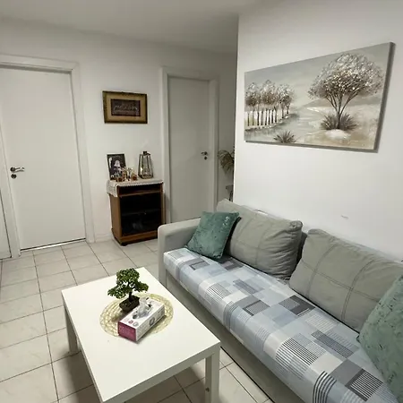 Feriehus Eleora House Néa Irákleia