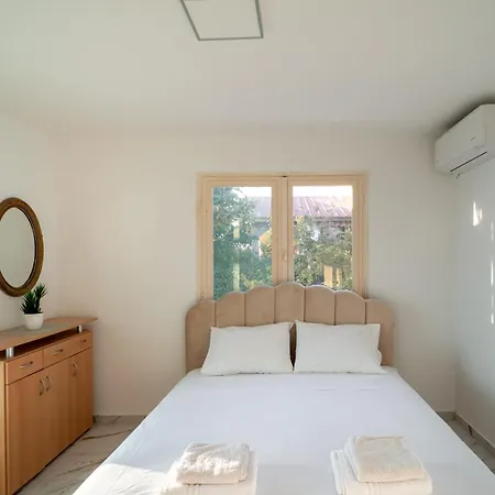 בית נופש Eleora House ניאה אירקליה
