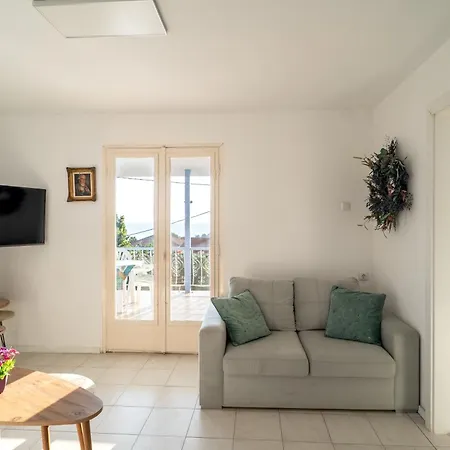 Eleora House בית נופש