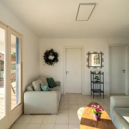 בית נופש Eleora House *