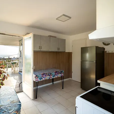 Eleora House בית נופש