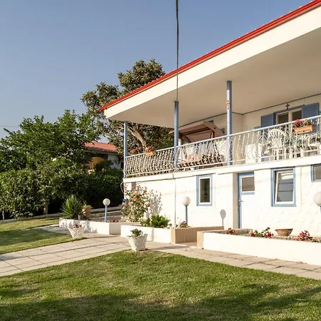 Eleora House ניאה אירקליה