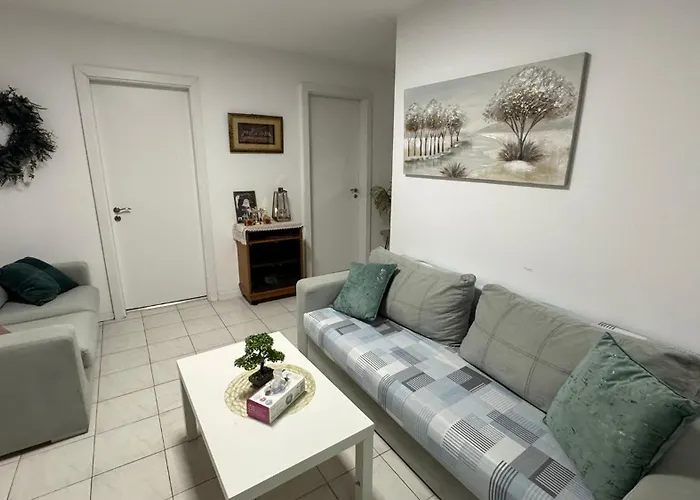 Feriehus Eleora House Néa Irákleia